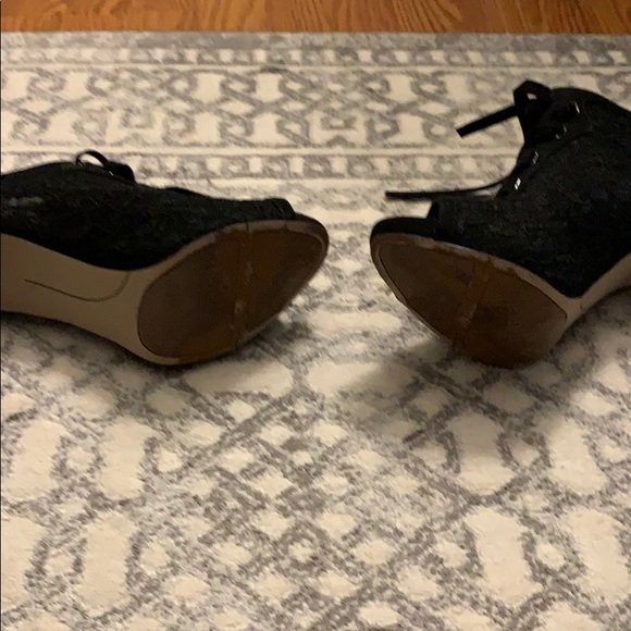 Lace like booties - Picture 4 of 5